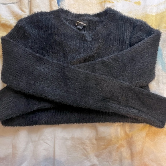 Girls fuzzy sweater - Picture 1 of 4